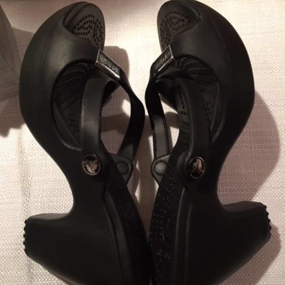 CROCS Shoes Crocs Black Cyprus V Heel Sandals Size 8